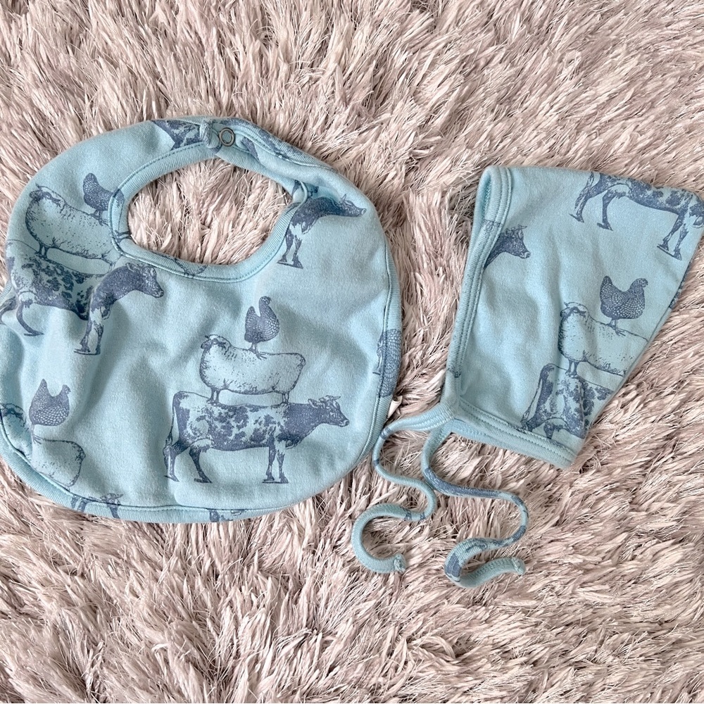 Kate Quinn Elf Hat & Bib Set NB/S